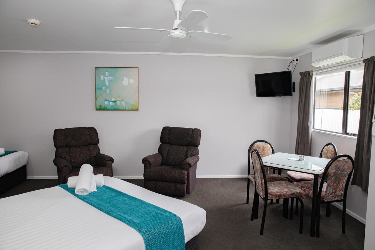 Bks Palm Court Motor Lodge Gisborne Exterior photo